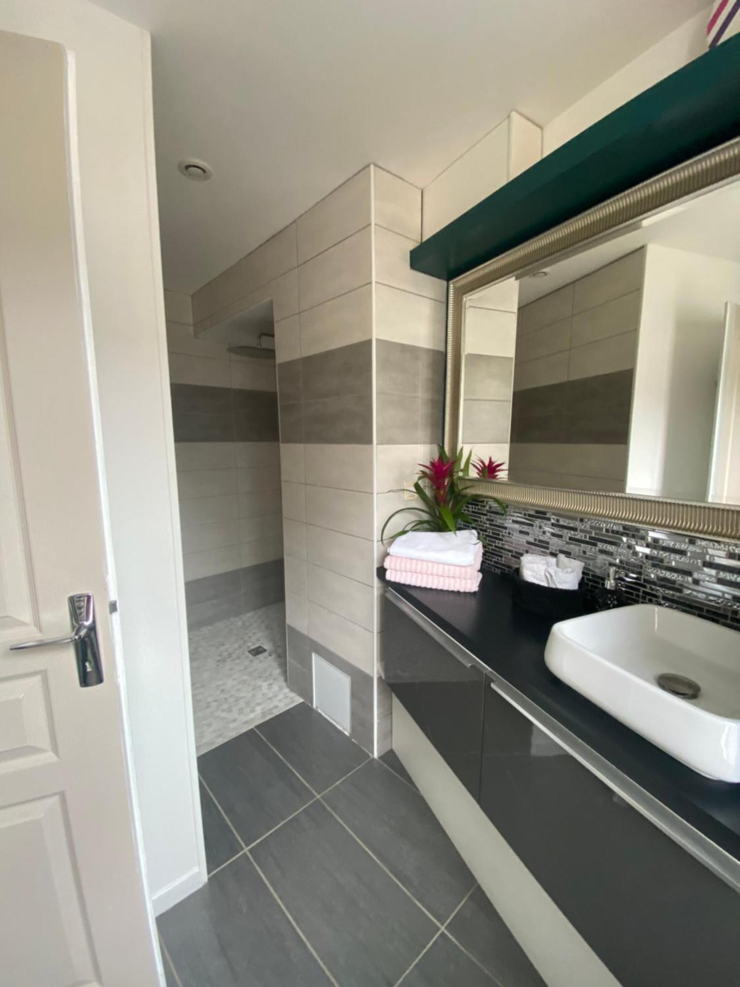 Suite Luzilloise Luzille Room photo